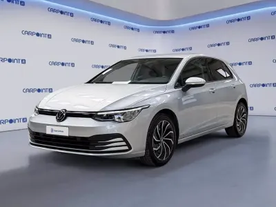 Usata VW Golf VIII Life 110 CV (80 kW) 2021 Argento Berlina