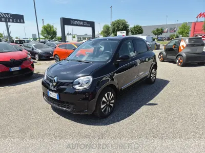 Usata Renault Twingo Techno 30 kW (42 CV) 2023 Nero Utilitaria