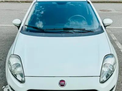 Usata Fiat Punto 77 CV (56 kW) 2015 Utilitaria