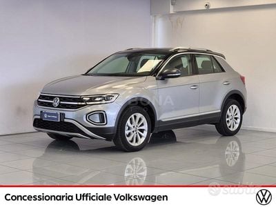Usado VW T-Roc Style 116 CV (85 kW) 2025 Gris SUV