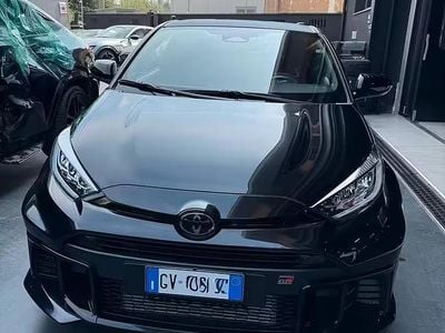 Usata Toyota Yaris 280 CV (205 kW) 2024 Nero Utilitaria