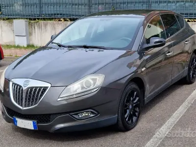 Usata Lancia Delta 120 CV (88 kW) 2010 Utilitaria