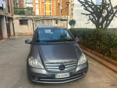 Usata Mercedes A180 Avantgarde 109 CV (80 kW) 2009 Grigio Berlina