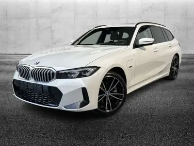 Usata BMW 330e M Sport 292 CV (214 kW) 2022 Bianco Station wagon