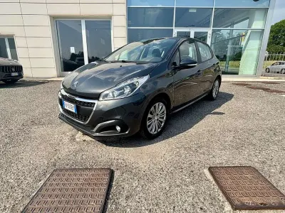 Usata Peugeot 208 Allure 75 CV (55 kW) 2015 Grigio Utilitaria
