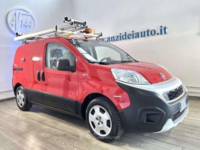 Begagnad Fiat Fiorino 95 HK (69 kW) 2017 Röd Minibuss