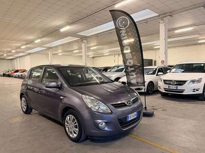 Usata Hyundai i20 Comfort 77 CV (56 kW) 2010 Grigio Utilitaria