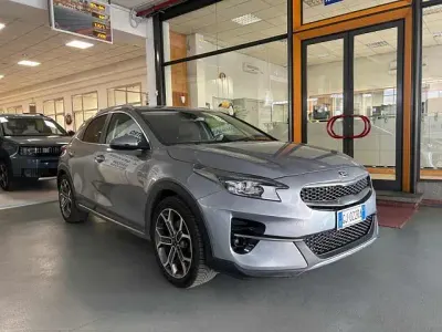 Usado Kia XCeed 119 CV (87 kW) 2022 Gris SUV