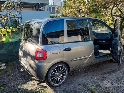 Usata Fiat Multipla 116 CV (85 kW) 2006 Grigio Monovolume