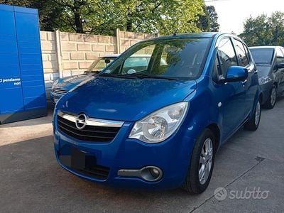 Usata Opel Agila 65 CV (47 kW) 2010 Blu Utilitaria