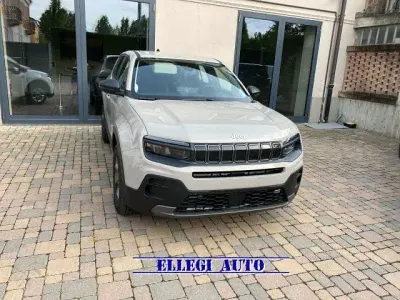 Nuova Jeep Avenger Longitude 101 CV (74 kW) 2026 Beige SUV