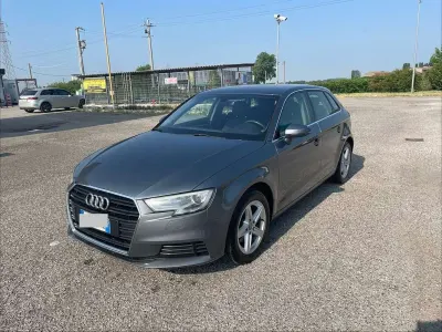 Usata Audi A3 Business 116 CV (85 kW) 2018 Grigio Berlina