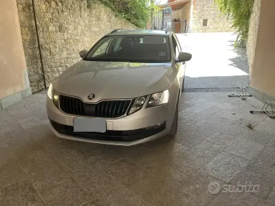 Usata Skoda Octavia 131 CV (96 kW) 2019 Grigio Station wagon