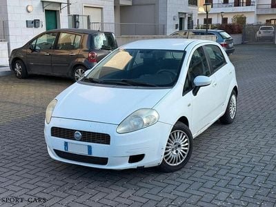 Usata Fiat Grande Punto Dynamic 75 CV (55 kW) 2008 Bianco Utilitaria
