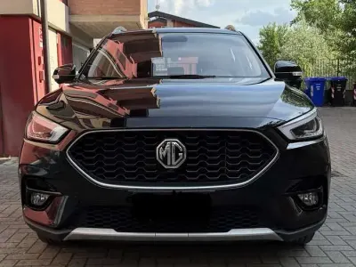 Usata MG ZS Luxury 106 CV (77 kW) 2023 Nero SUV