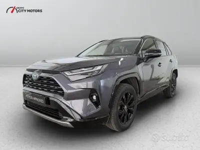 Usata Toyota RAV4 Hybrid Style 218 CV (160 kW) 2023 Grigio SUV