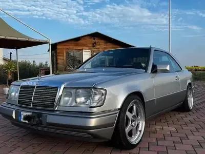 Usata Mercedes 230 136 CV (100 kW) 1992 Grigio Coupé