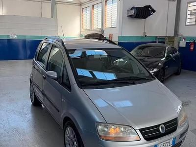 Usata Fiat Idea Dynamic 101 CV (74 kW) 2005 Grigio Monovolume