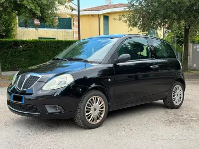 Usata Lancia Ypsilon 60 CV (44 kW) 2008 Nero Utilitaria