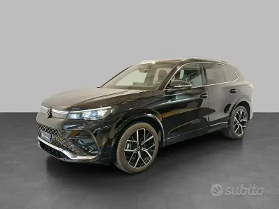Usata VW Tiguan R-line 150 CV (110 kW) 2024 Nero metallizzato SUV