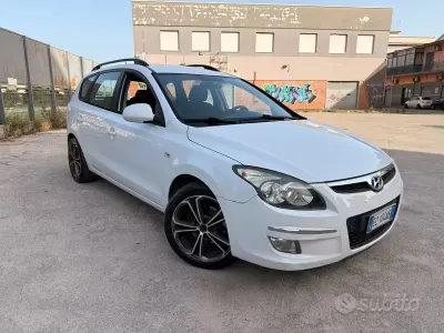 Usata Hyundai i30 90 CV (66 kW) 2011 Bianco Station wagon