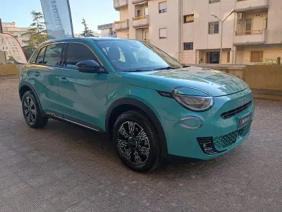 Usata Fiat 600 Pop 135 CV (99 kW) 2025 Blu SUV