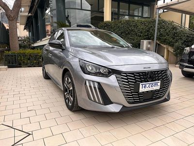 Usata Peugeot 208 Allure 101 CV (74 kW) 2025 Grigio artense Utilitaria