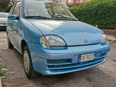 Usata Fiat 600 54 CV (39 kW) 2005 Blu Utilitaria
