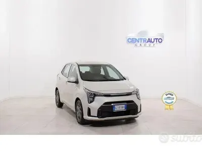 Usata Kia Picanto Urban 63 CV (46 kW) 2025 Beige Utilitaria