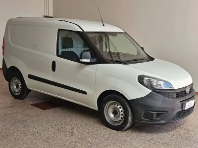Usata Fiat Doblò Easy 90 CV (66 kW) 2021 Bianco Monovolume