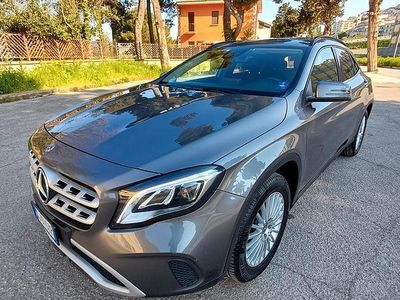 Usata Mercedes GLA200 Premium 136 CV (100 kW) 2019 Marrone SUV