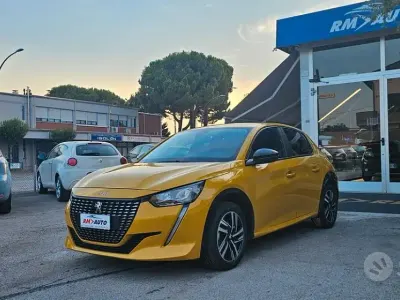 Usata Peugeot 208 Allure 102 CV (75 kW) 2023 Giallo Utilitaria