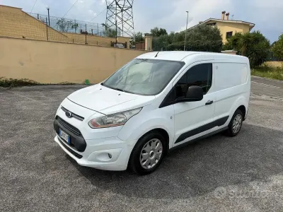 Usata Ford Tourneo Courier 95 CV (69 kW) 2014 Bianco Monovolume