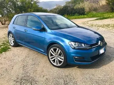 Usata VW Golf VII Highline 140 CV (102 kW) 2014 Blu Berlina