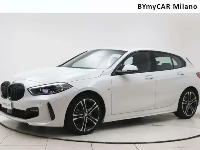 Usata BMW 118 M Sport 140 CV (102 kW) 2022 Alpin white pastello Utilitaria