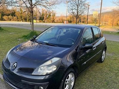 Usata Renault Clio II Luxe 100 CV (73 kW) 2006 Grigio Utilitaria