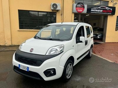 Begagnad Fiat Qubo Lounge 77 HK (56 kW) 2019 Vit Minibuss