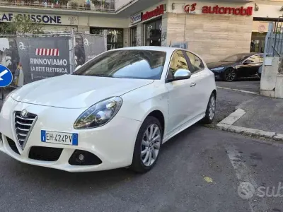 Usata Alfa Romeo Giulietta Distinctive 170 CV (125 kW) 2011 Bianco Utilitaria