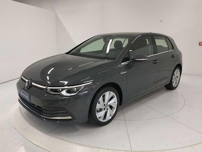 Grigio Usata 2023 VW Golf Style Berlina | 28.200 € (Cara)