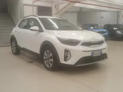 Usata Kia Stonic Urban 84 CV (61 kW) 2023 Bianco SUV