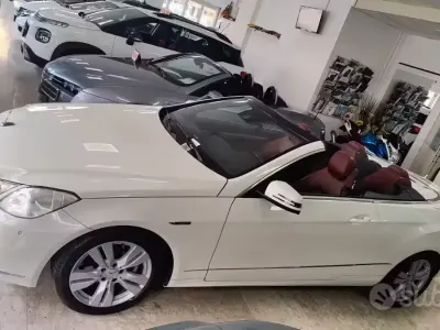 Usata Mercedes E220 Avantgarde 170 CV (125 kW) 2011 Bianco Cabrio