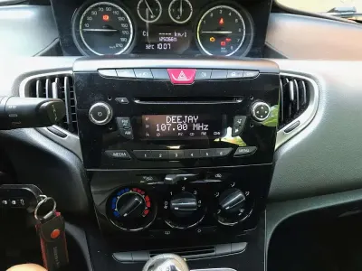 Usata Lancia Ypsilon 69 CV (50 kW) 2016 Utilitaria