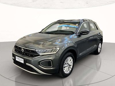 Usata VW T-Roc Life 110 CV (80 kW) 2023 Indium grey metallizzato nero SUV