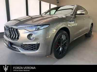 Usata Maserati Levante GT 330 CV (242 kW) 2022 Grigio metallizzato SUV