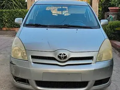 Usata Toyota Corolla Verso 116 CV (85 kW) 2005 Grigio Monovolume