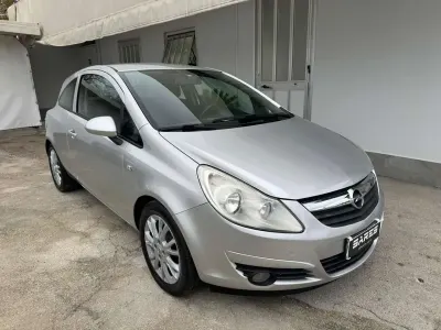 Usata Opel Corsa 80 CV (58 kW) 2009 Grigio Berlina