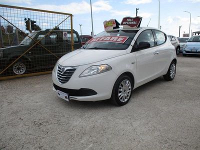 Usata Lancia Ypsilon 95 CV (69 kW) 2012 Bianco Utilitaria