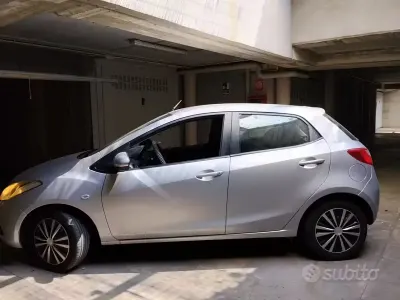 Usata Mazda 2 75 CV (55 kW) 2008 Grigio Utilitaria
