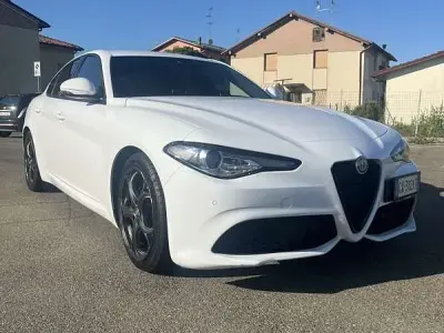 Usata Alfa Romeo Giulia Sprint 190 CV (139 kW) 2022 Bianco Berlina