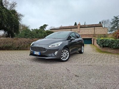 Usata Ford Fiesta Titanium 86 CV (63 kW) 2018 Grigio Utilitaria
